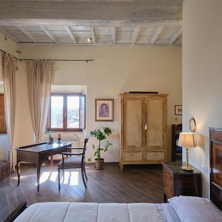Palazzo Mazzini Bed & Breakfast Bagnoregio Bagian luar foto